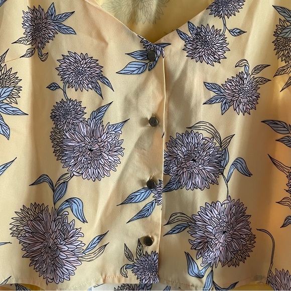3/$25 Floral Yellow Swing Cropped Tank Top - Picture 3 of 4